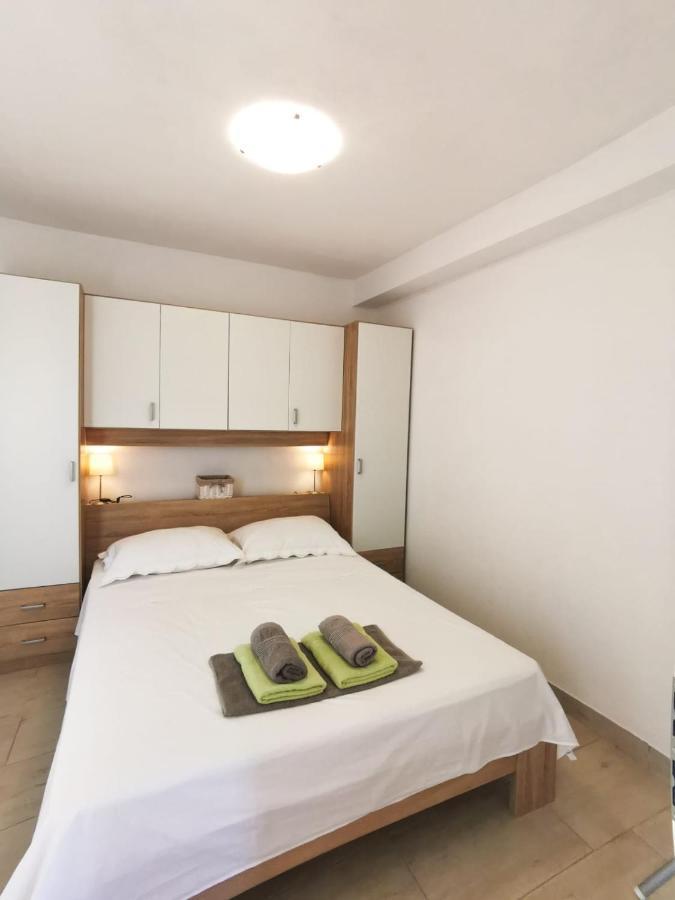Apartments By The Sea Mimice, Omis - 14230 Exterior foto