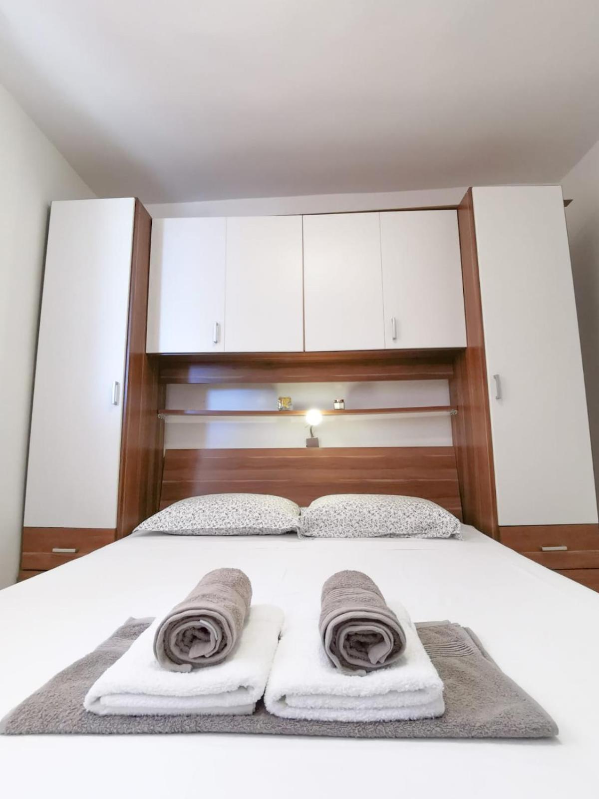 Apartments By The Sea Mimice, Omis - 14230 Habitación foto