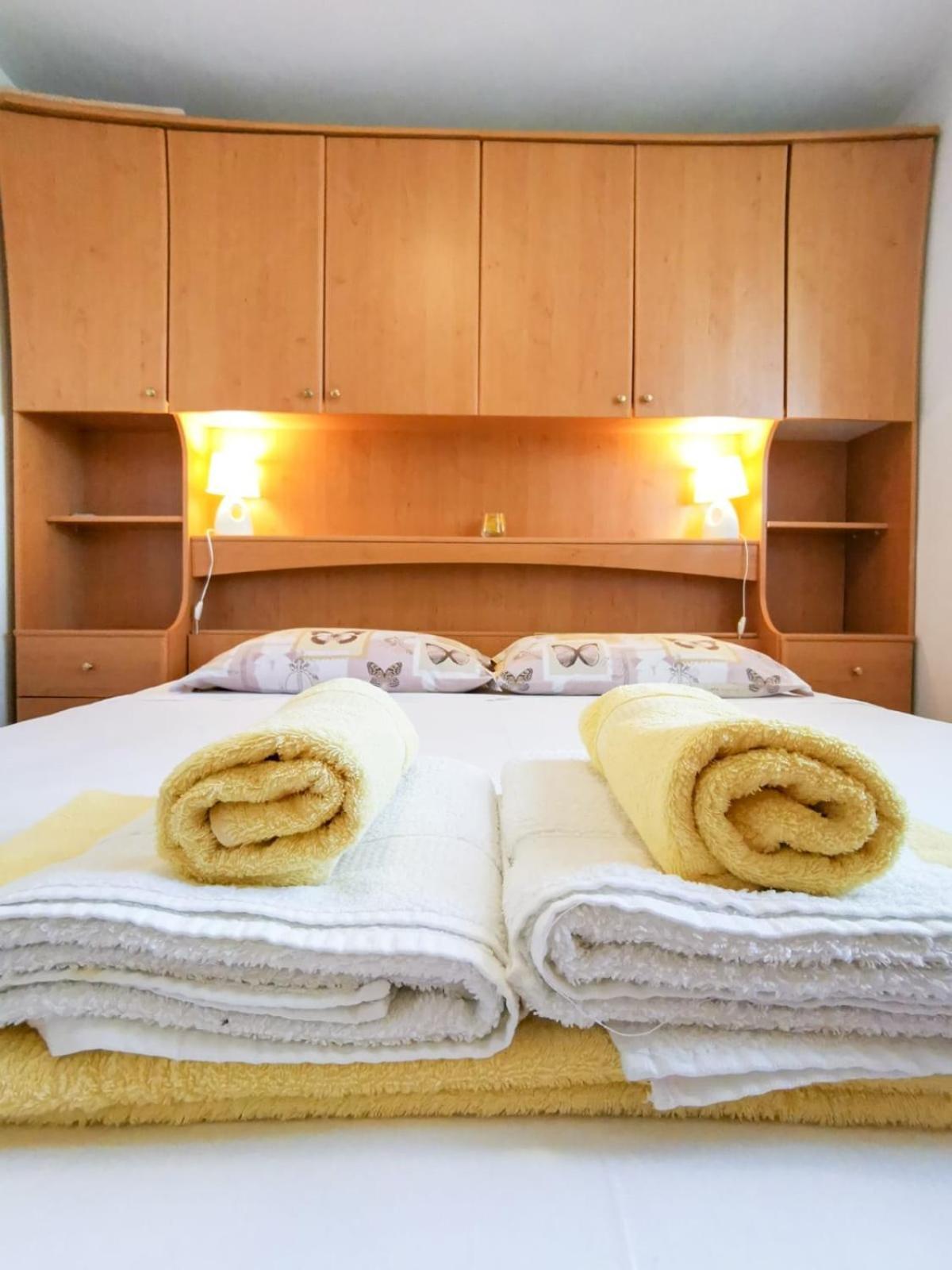 Apartments By The Sea Mimice, Omis - 14230 Habitación foto
